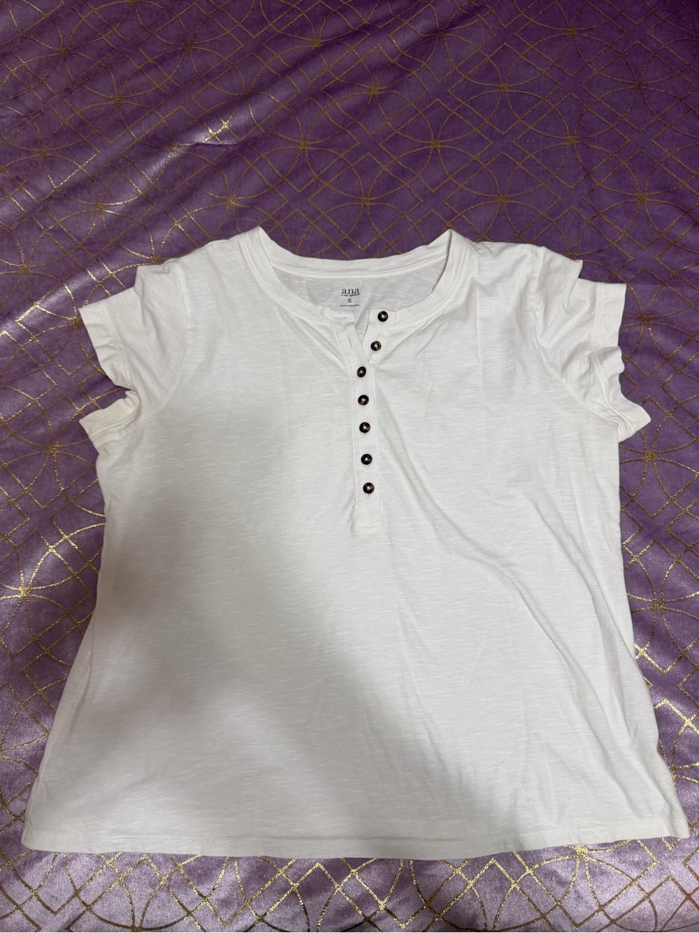 💥 WOMENS Basic White Henley Tee with Button Placket